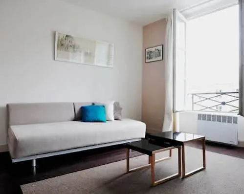 Appartements Place De La Contrescarpe 0*, Paris